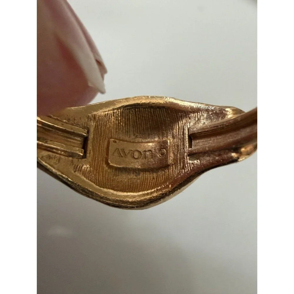 Vintage Signed AVON Gold Tone Textured Rhinestone Bypass Wave Ring Size 9